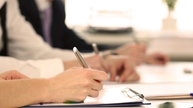 A Quick Guide On How To Amend A Shareholder Agreement 3 signing shareholder agreement